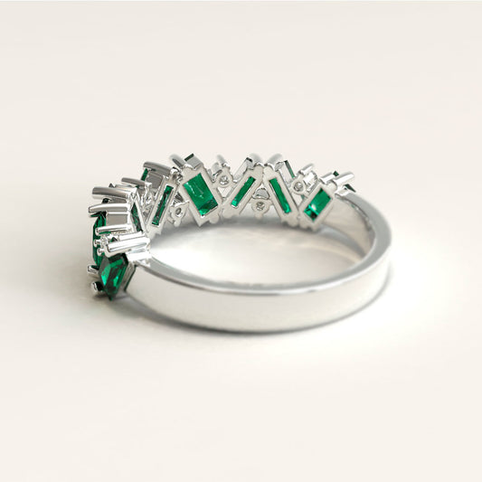 Colombian Emerald and Diamond Ring