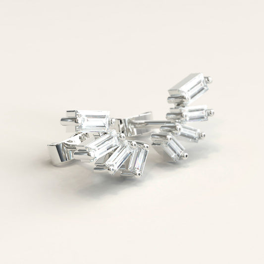 18k White Gold Graduating Diamond Baguette Studs