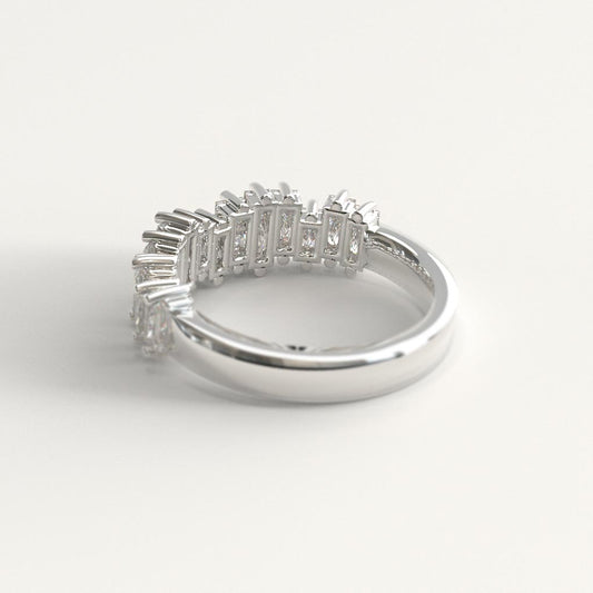 18k White Gold with Baguette Diamonds Ring
