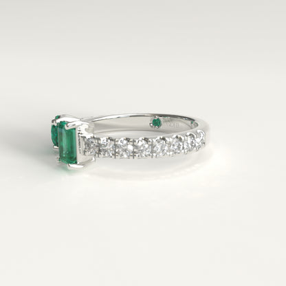lateral of round and emerald-cut Colombian emeralds on open toi et moi ring, Duet Ring by GOHI Soiree Collection